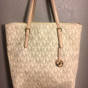Michael Kors Jet Set Logo Tote Vanilla